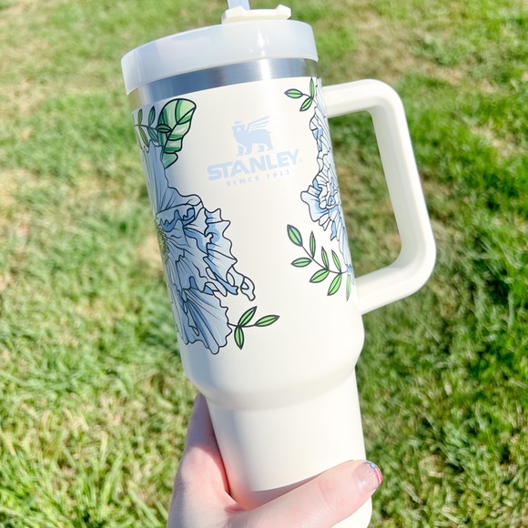 Stanley 40oz Tumbler Cream Floral - Picture 3 of 3
